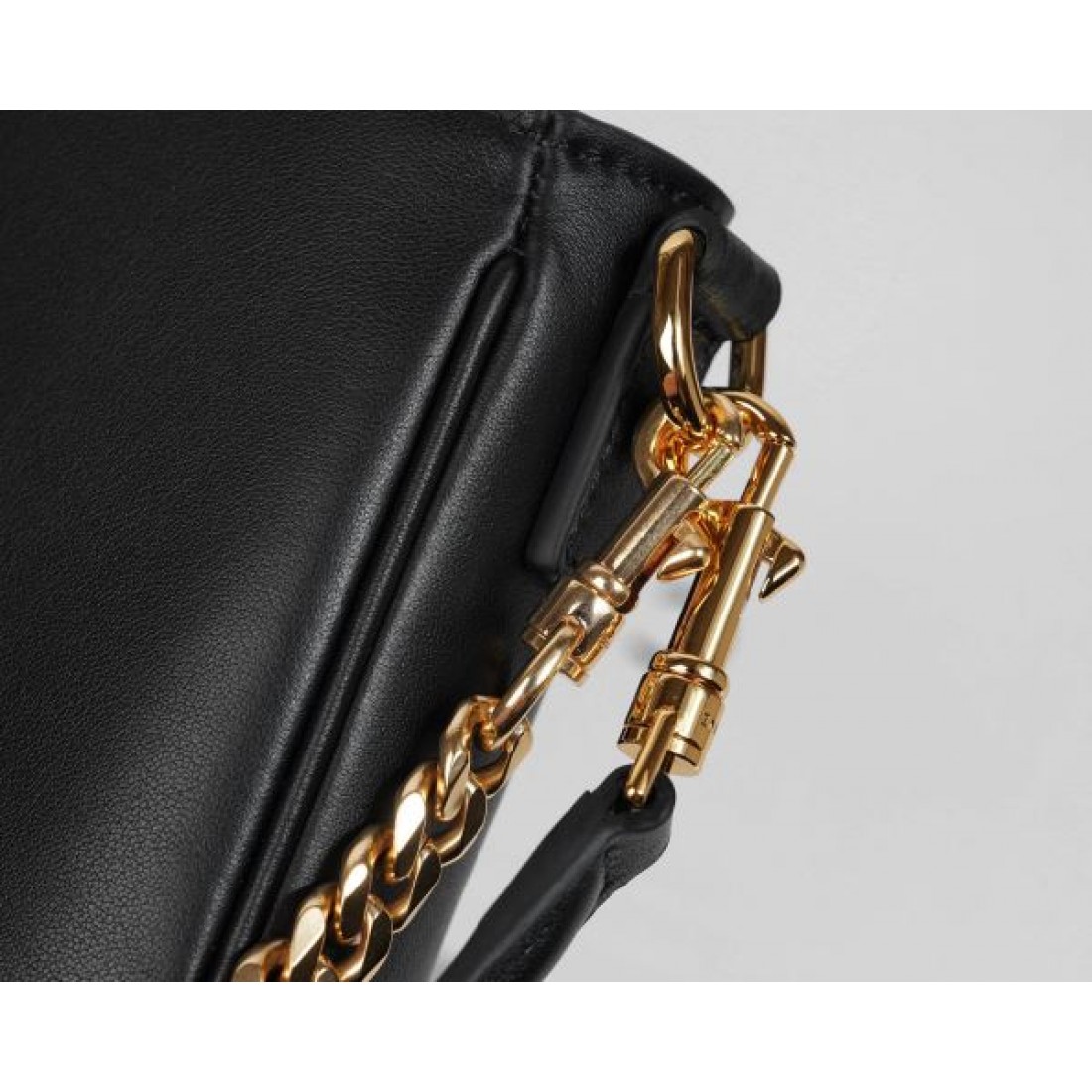 CELINE セリーヌ コピー トートバッグ 上質でシンプルな美しさが際立つ逸品