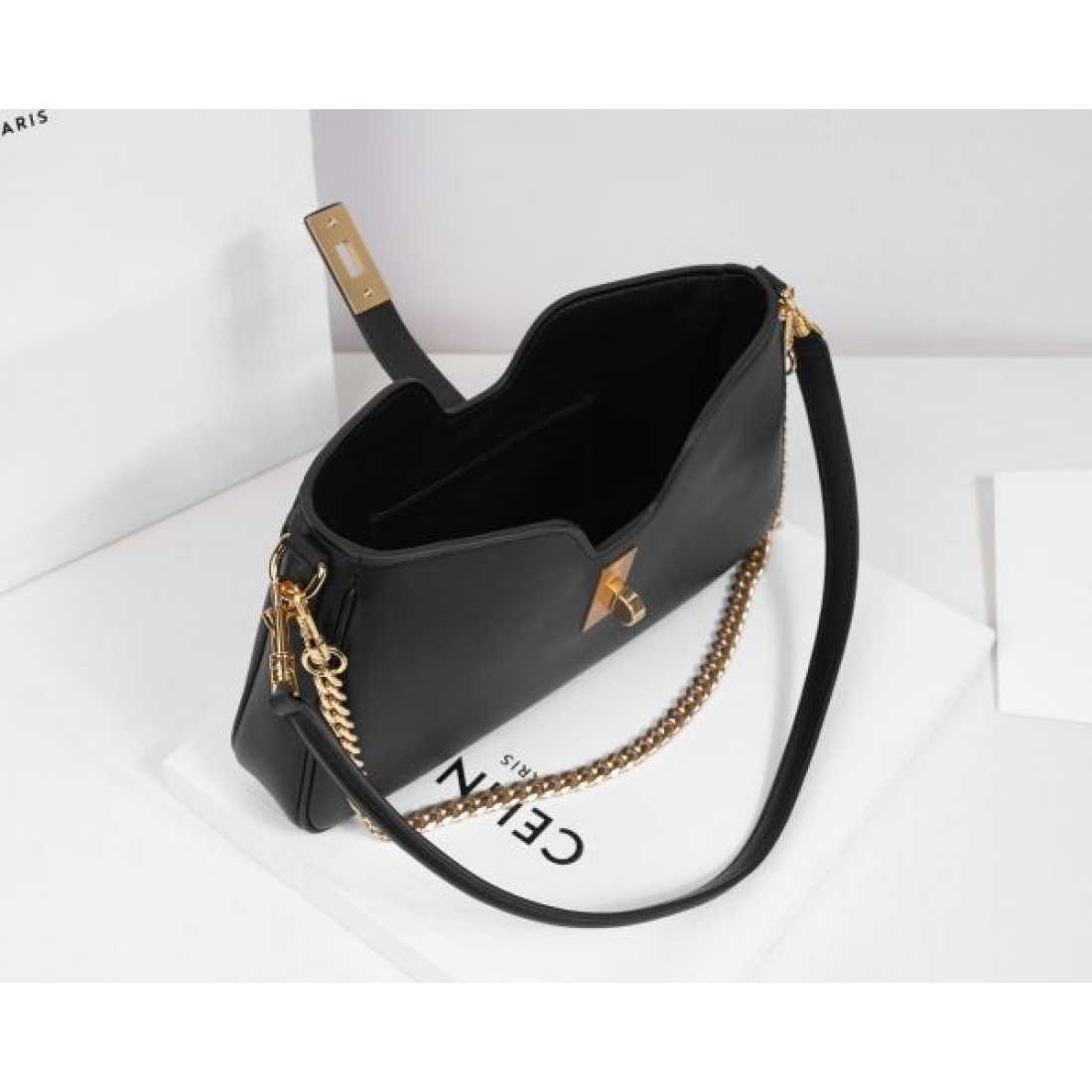 CELINE セリーヌ コピー トートバッグ 上質でシンプルな美しさが際立つ逸品