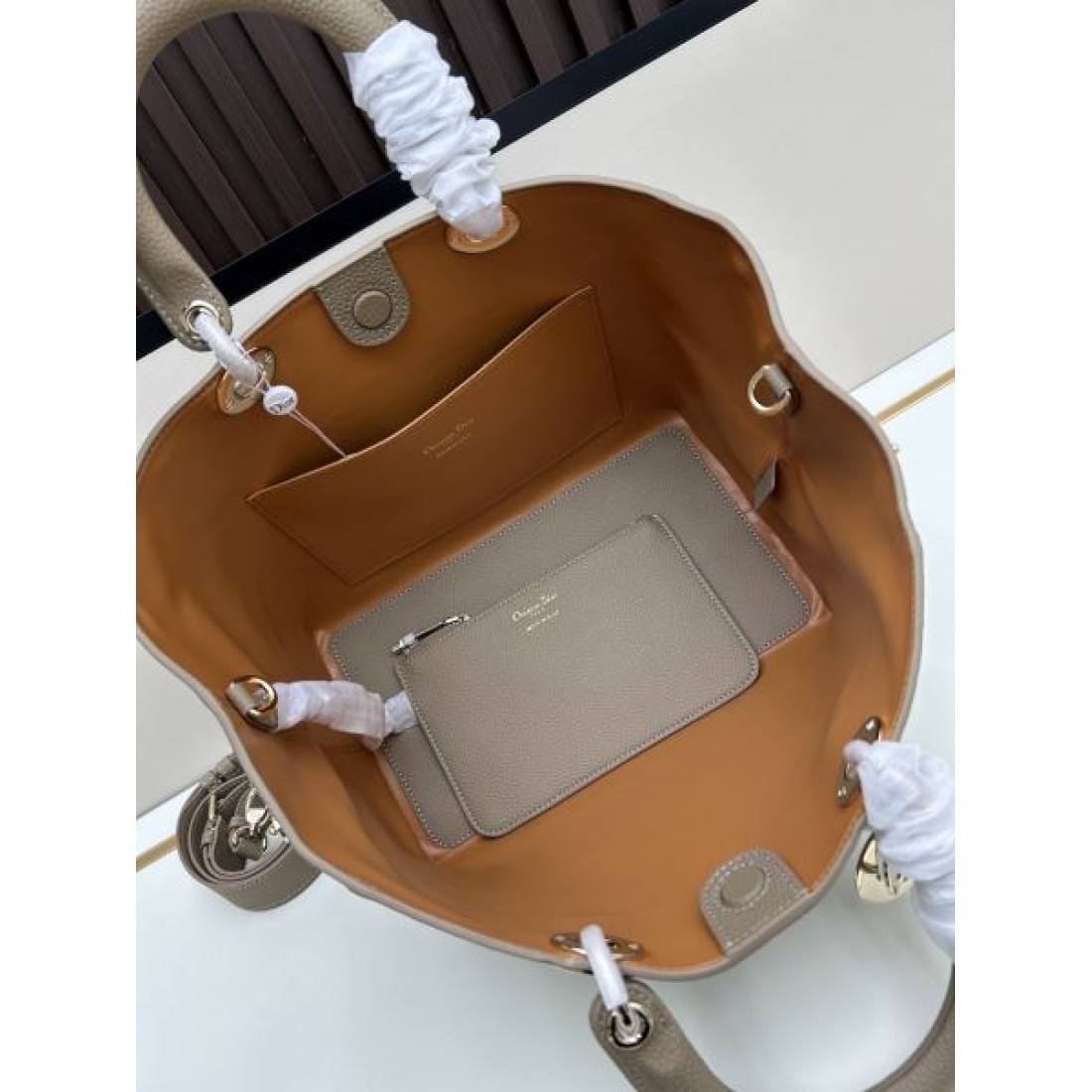 ディオール DIOR コピー トートバッグ 高貴で魅力的なラグジュアリー感