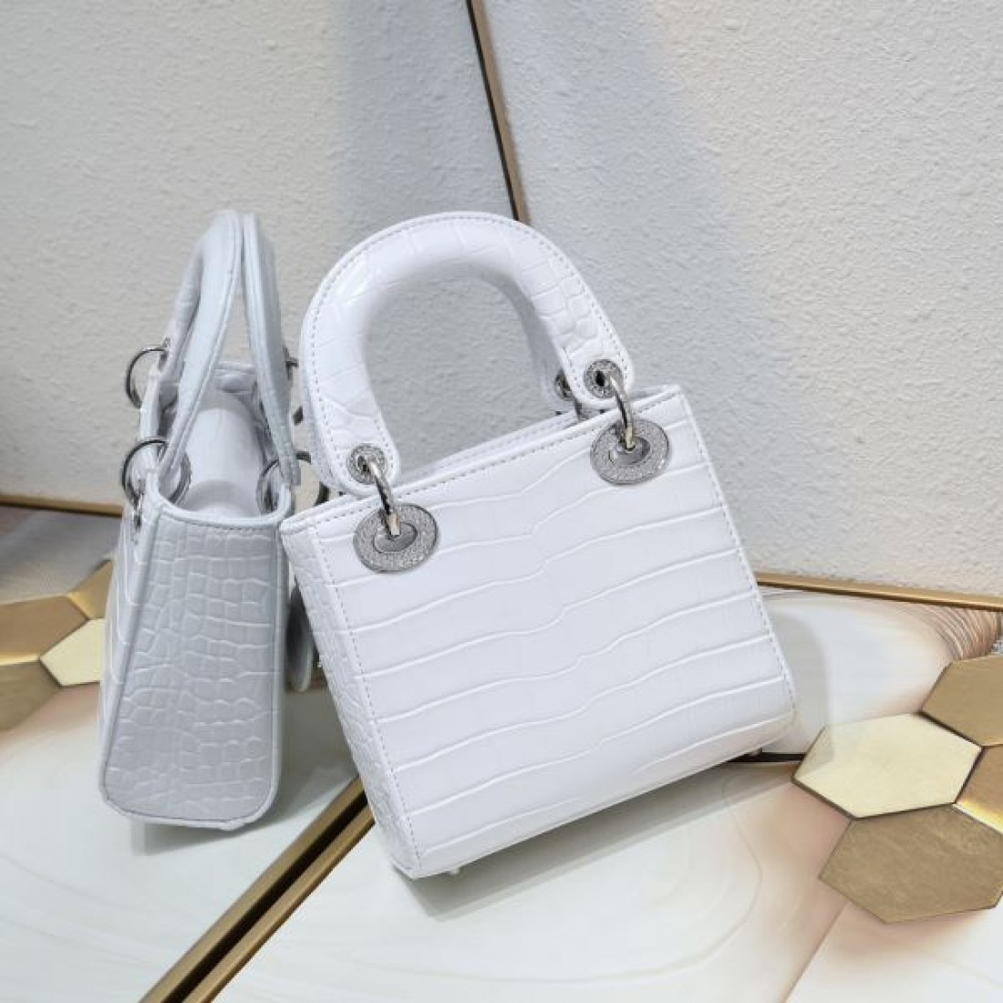 大胆でおしゃれな DIOR ディオール コピー トートバッグ 優雅さが際立つ