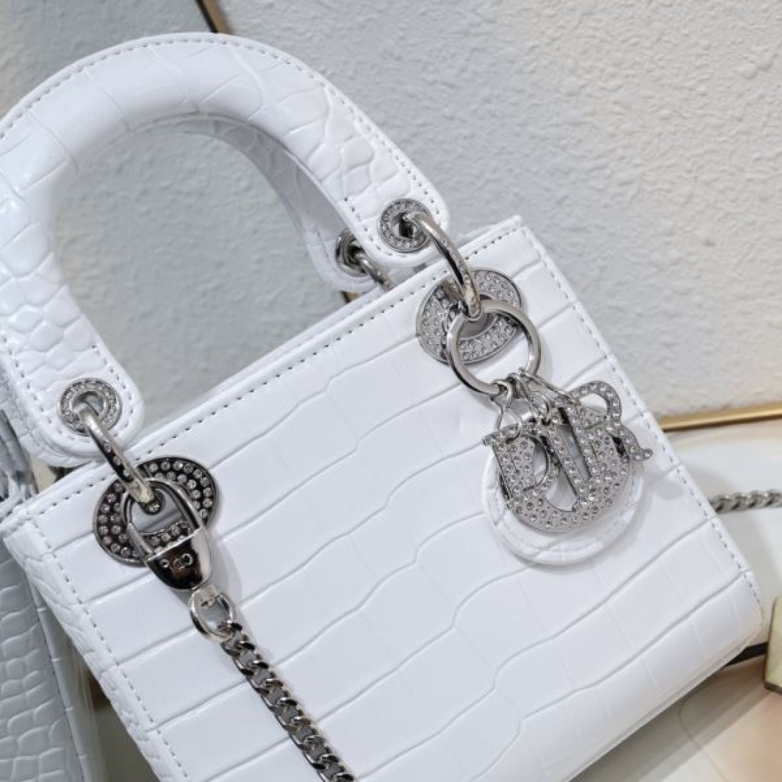 大胆でおしゃれな DIOR ディオール コピー トートバッグ 優雅さが際立つ