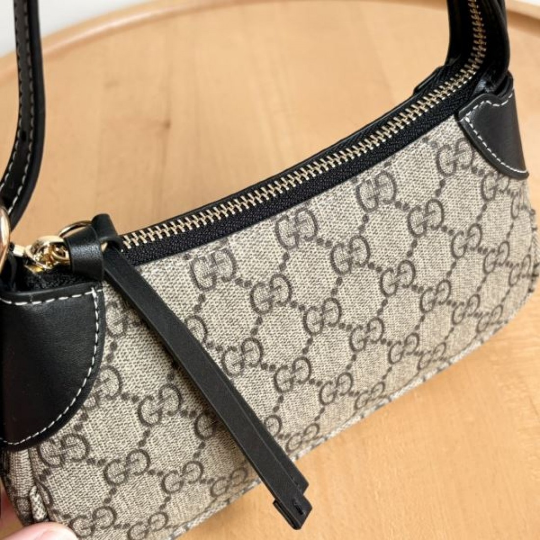 ルックス抜群の GUCCI グッチ コピー トートバッグ 上品で大人の魅力