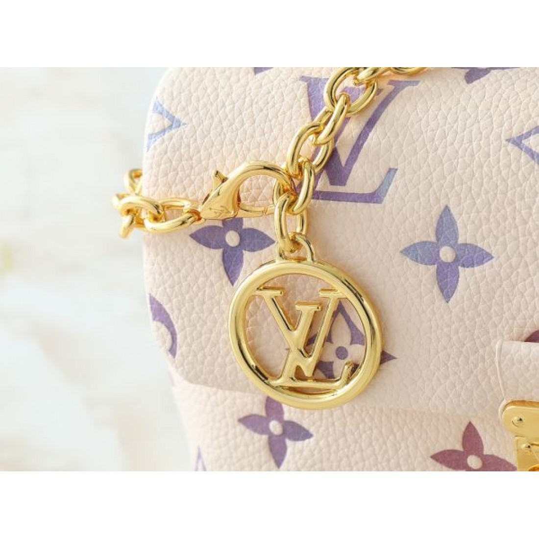  ラグジュアリーで魅力的な LOUIS VUITTON ルイヴィトン コピー トートバッグ