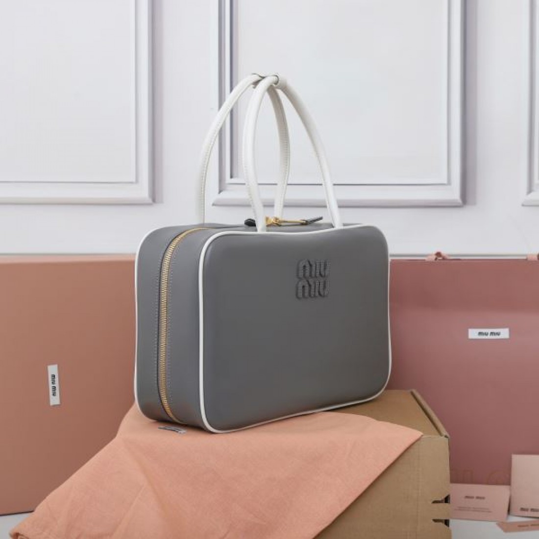 トレンド感あふれる ミュウミュウ スーパーコピー トートバッグ MIU MIU 華麗な雰囲気