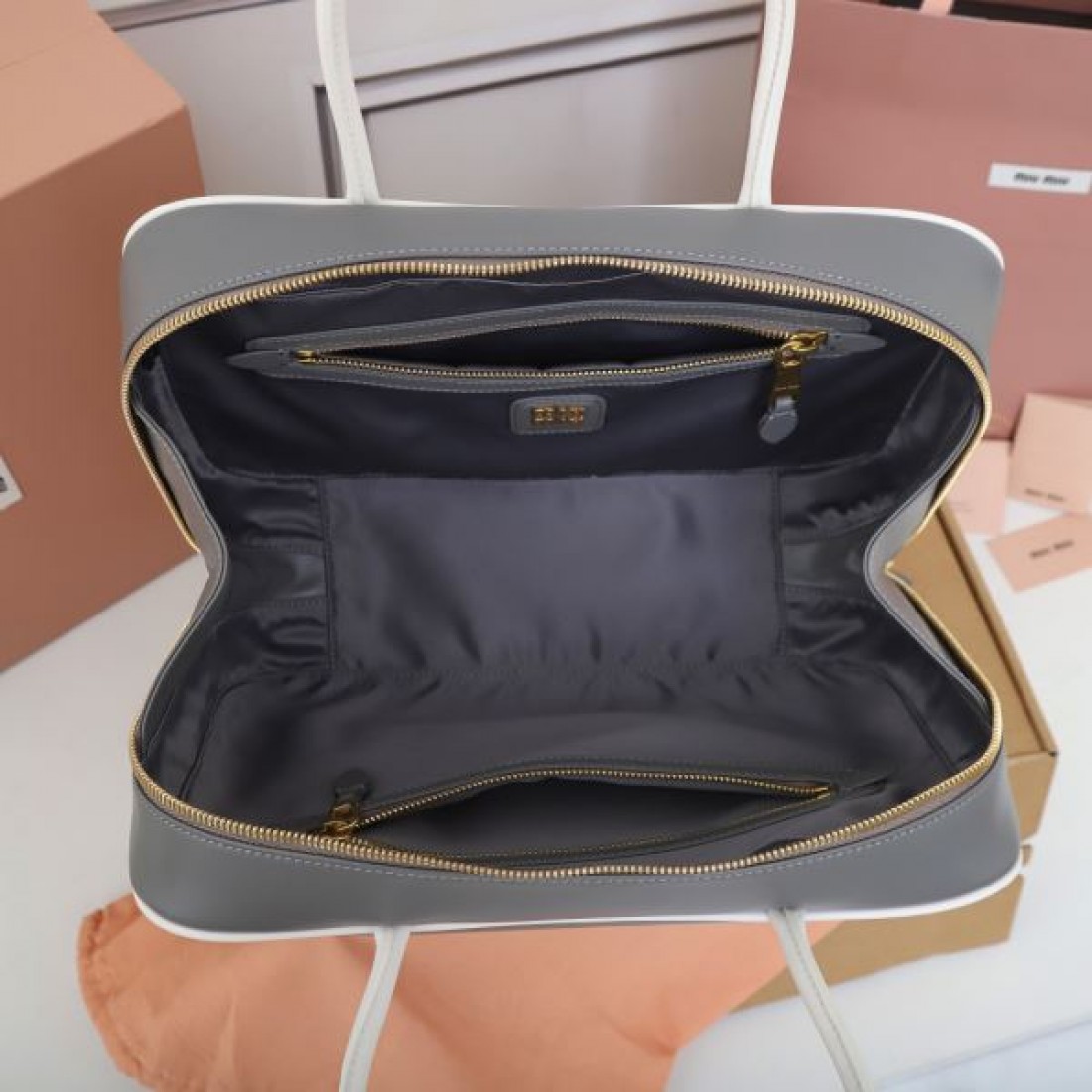 トレンド感あふれる ミュウミュウ スーパーコピー トートバッグ MIU MIU 華麗な雰囲気