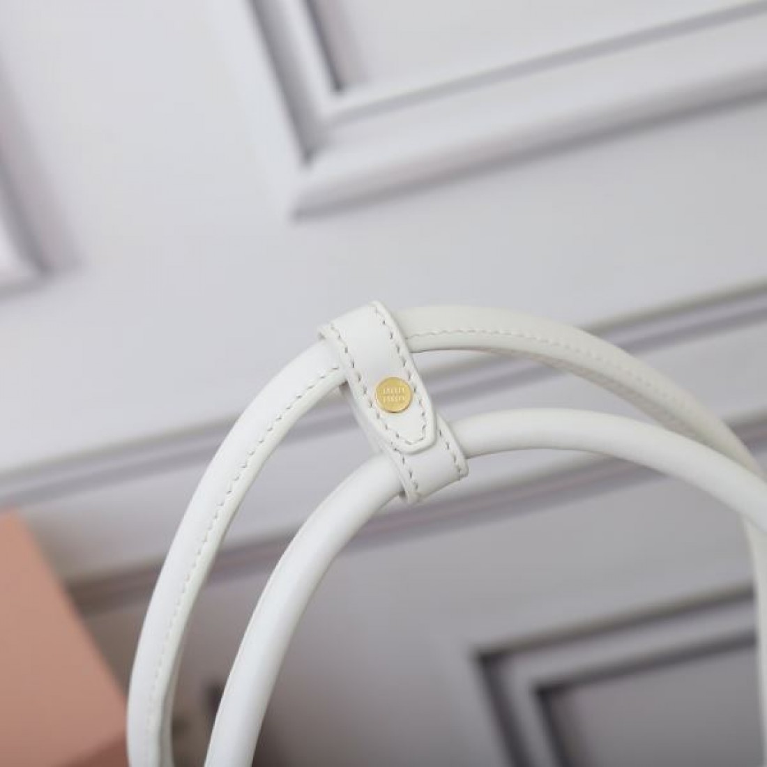 トレンド感あふれる ミュウミュウ スーパーコピー トートバッグ MIU MIU 華麗な雰囲気