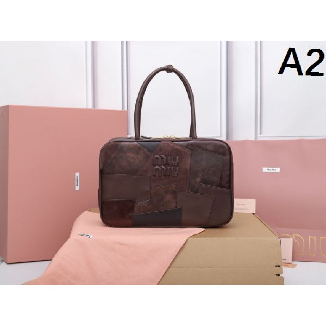 MIU MIU ミュウミュウ スーパーコピー トートバッグ 魅惑的なデザインで注目度UP