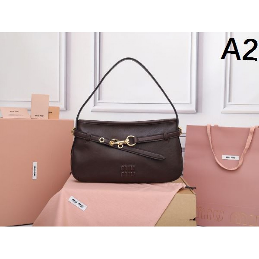 フェミニンで可愛らしい MIU MIU スーパーコピー トートバッグ ミュウミュウ