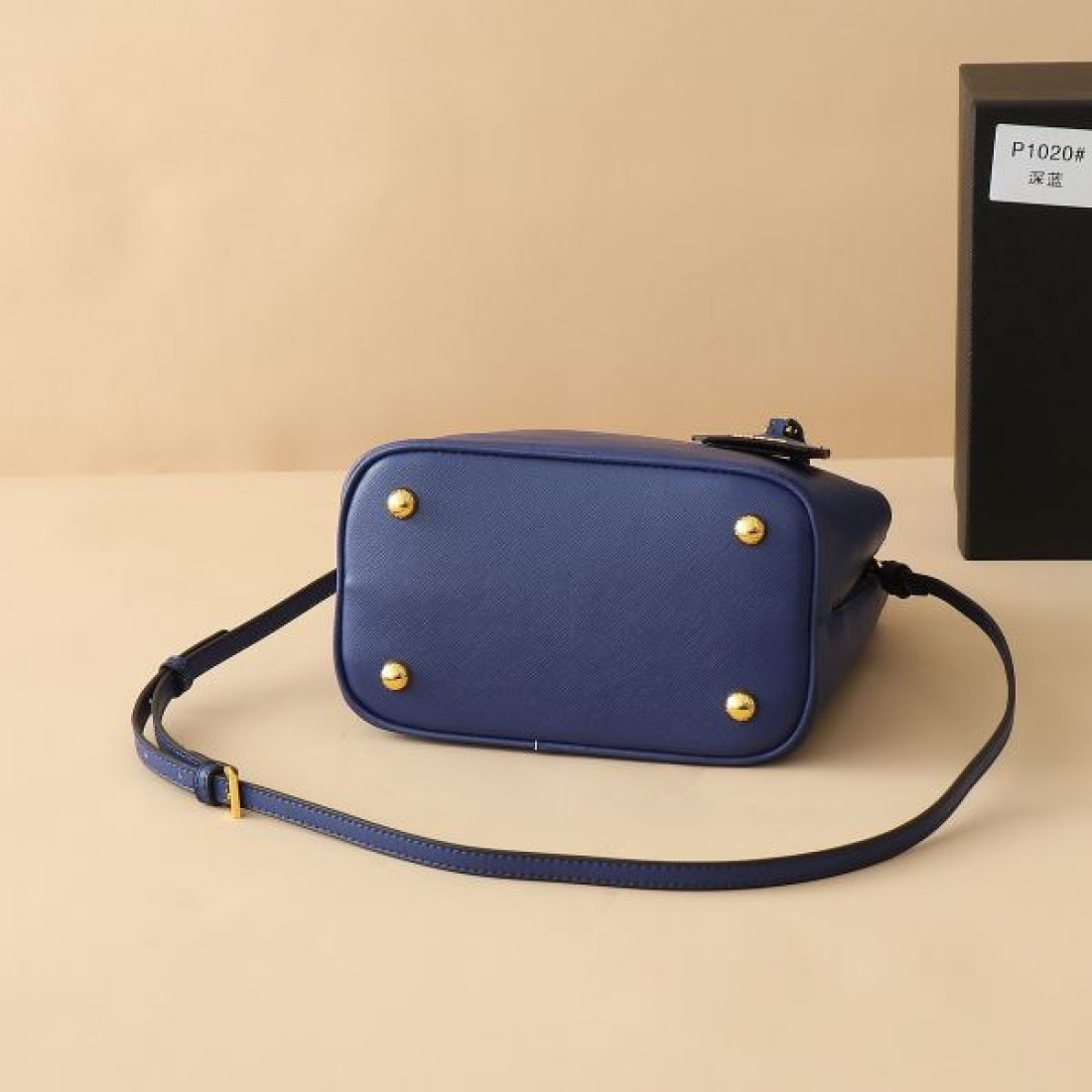 エレガントで魅力的な プラダ スーパーコピー トートバッグ PRADA