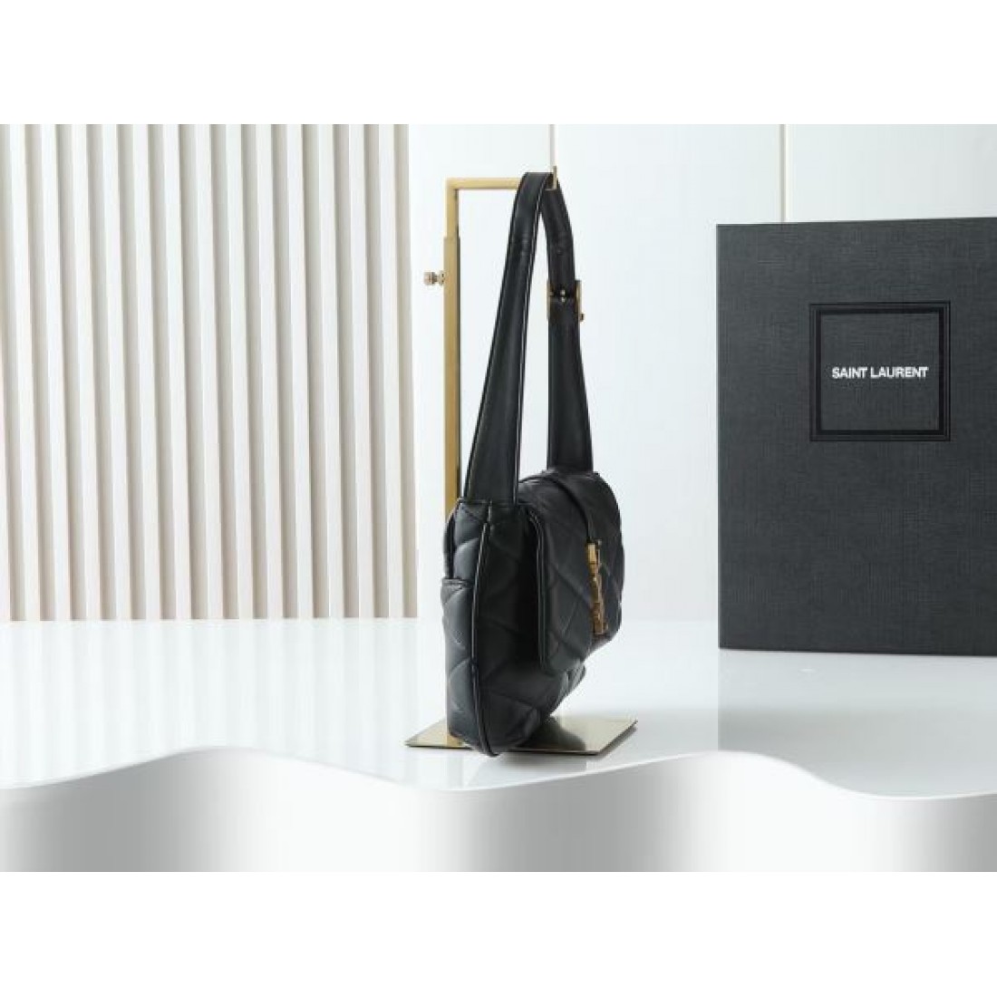 人気急上昇 YSL スーパーコピー トートバッグ イヴ サンローラン 華やかな印象