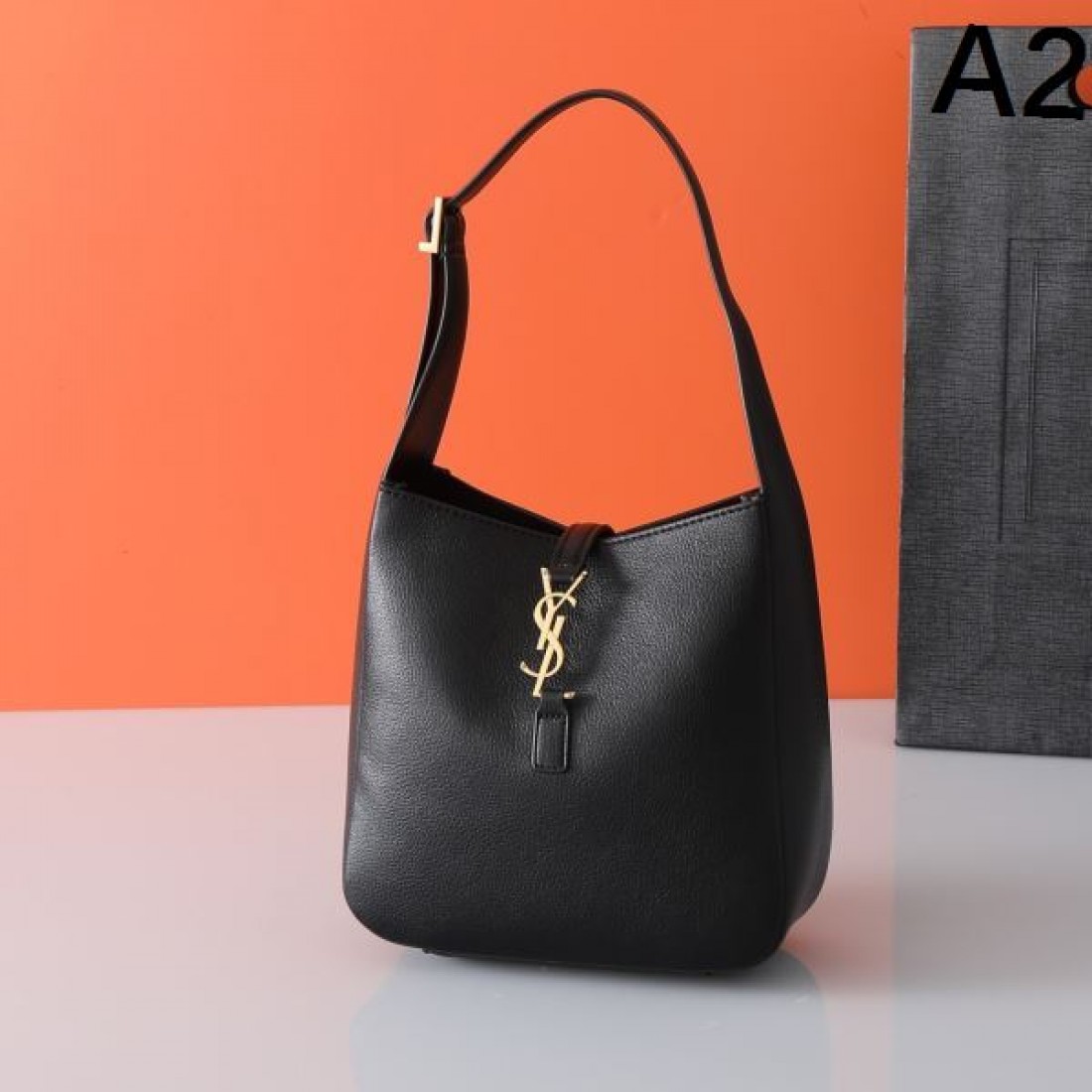 高級感ただよう YSL イヴ サンローラン スーパーコピー トートバッグ モダンな魅力