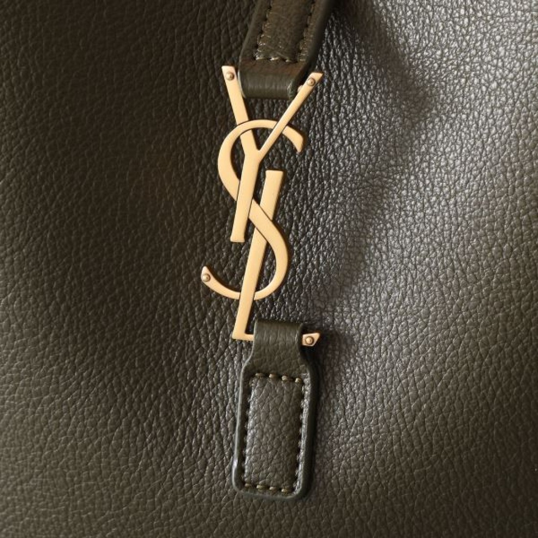高級感ただよう YSL イヴ サンローラン スーパーコピー トートバッグ モダンな魅力
