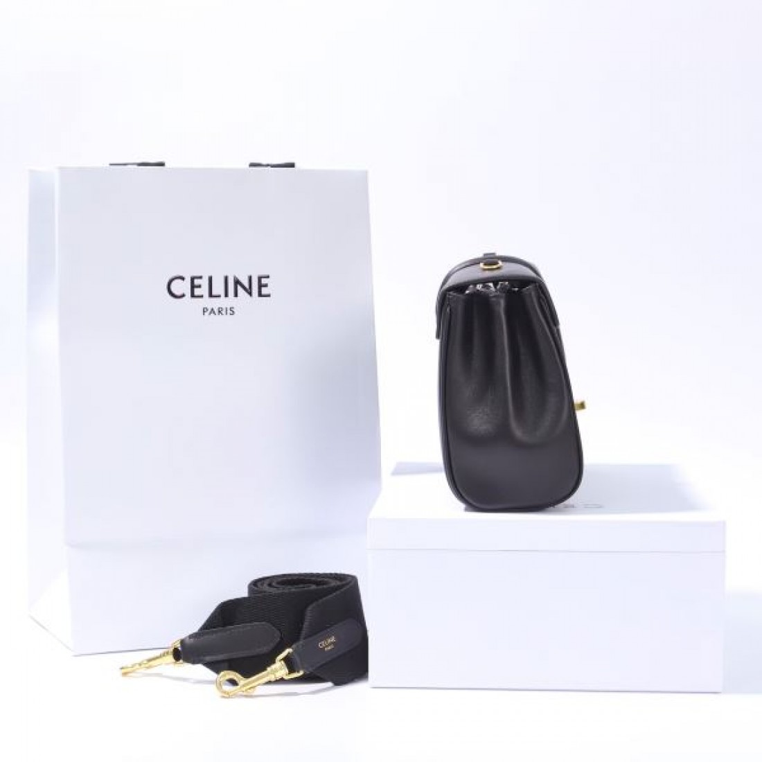 セリーヌ コピー ショルダーバッグ CELINE 魅力的で華やかな印象に