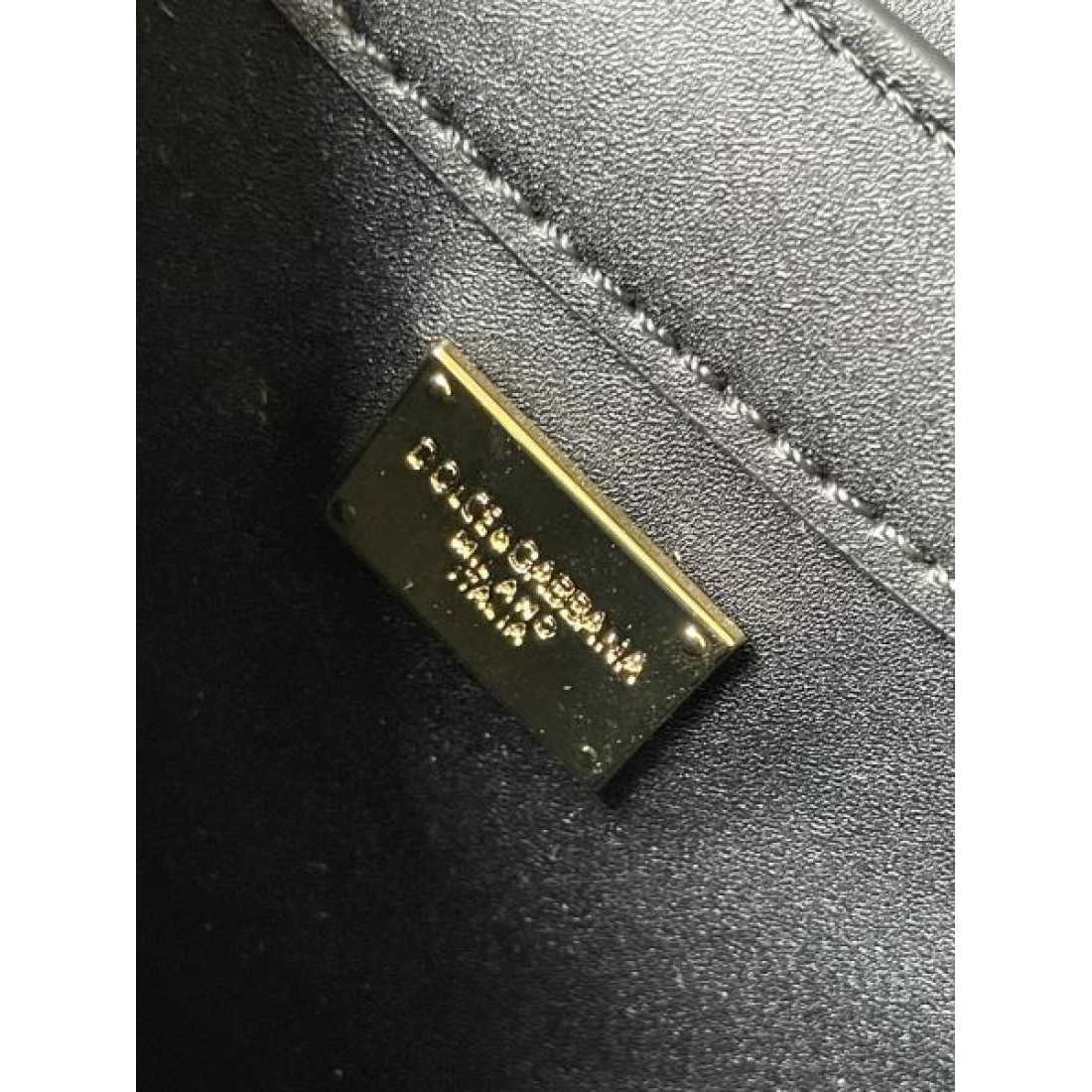 ラグジュアリーな存在感 DOLCE＆GABBANA ドルチェ＆ガッバーナ コピー ショルダーバッグ で上質に