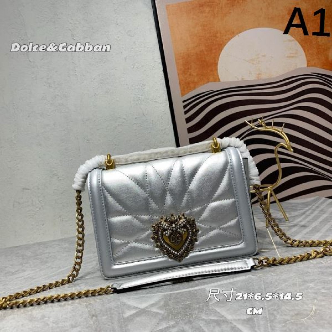 大人の雰囲気ただよう ドルチェ＆ガッバーナ コピー ショルダーバッグ DOLCE＆GABBANA スタイリッシュに