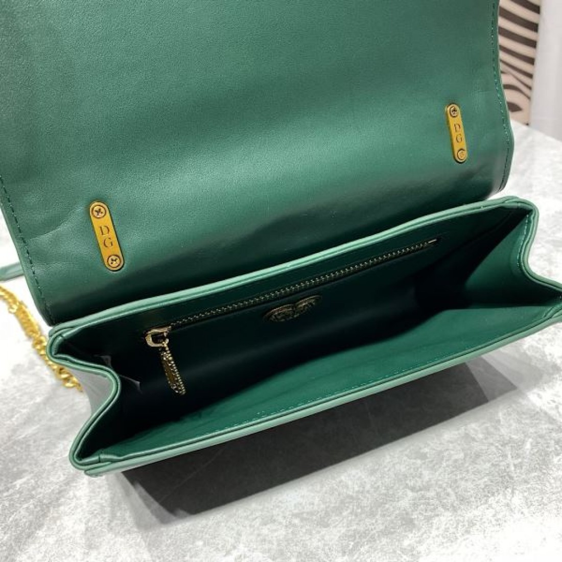 大人の雰囲気ただよう ドルチェ＆ガッバーナ コピー ショルダーバッグ DOLCE＆GABBANA スタイリッシュに