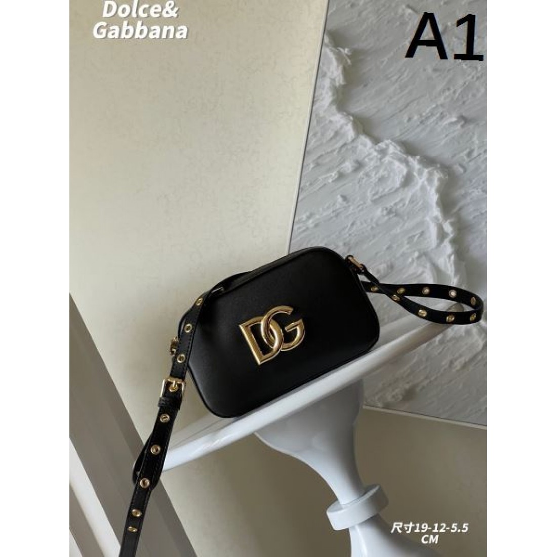 DOLCE＆GABBANA ドルチェ＆ガッバーナ コピー ショルダーバッグ 魅惑的で華やかな印象