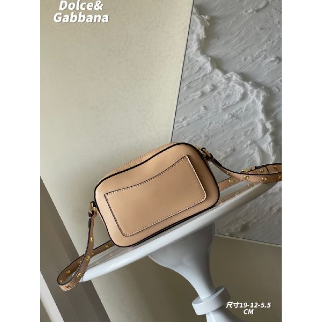DOLCE＆GABBANA ドルチェ＆ガッバーナ コピー ショルダーバッグ 魅惑的で華やかな印象