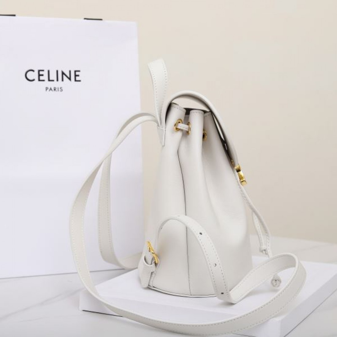  魅惑的な CELINE セリーヌ コピー バックパック シックな印象