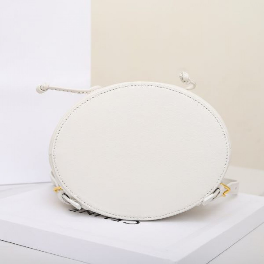  魅惑的な CELINE セリーヌ コピー バックパック シックな印象