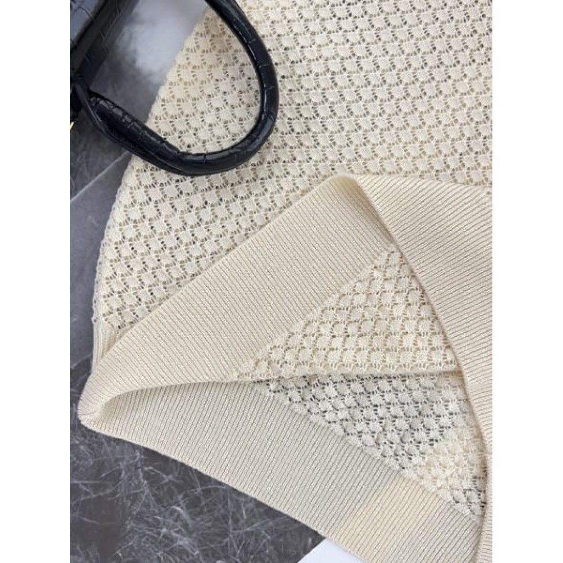 MIU MIU ミュウミュウ コピー 半袖 洗練された女性らしい仕上がり