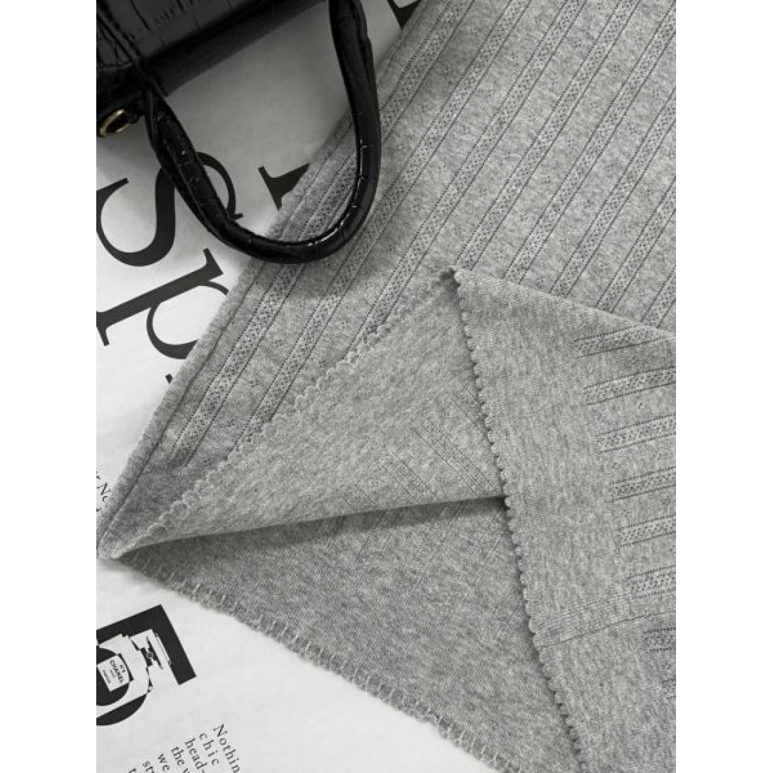 個性的でスタイリッシュな ミュウミュウ コピー 半袖 MIU MIU 今季注目の一枚