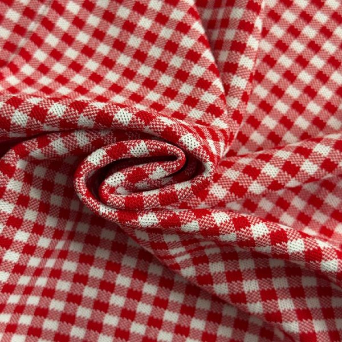  MIU MIU ミュウミュウ スーパーコピー 半袖 モダンでフェミニンなスタイル