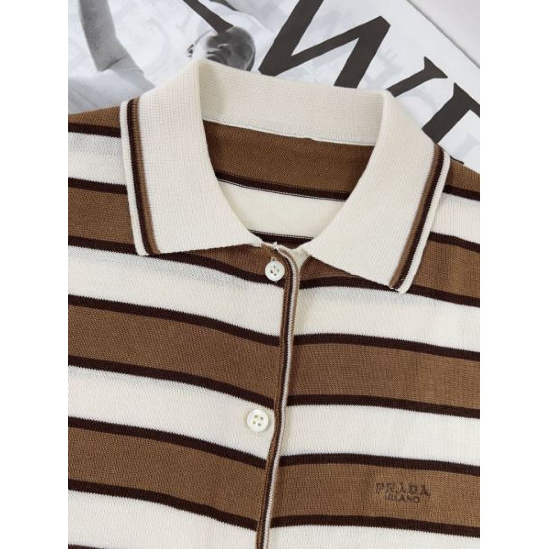 抜群の存在感を放つ プラダ スーパーコピー 半袖 PRADA モードな雰囲気