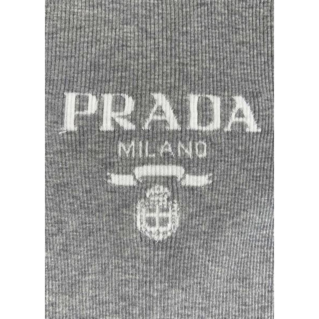 プラダ スーパーコピー 半袖 PRADA 上品かつ洗練された印象に