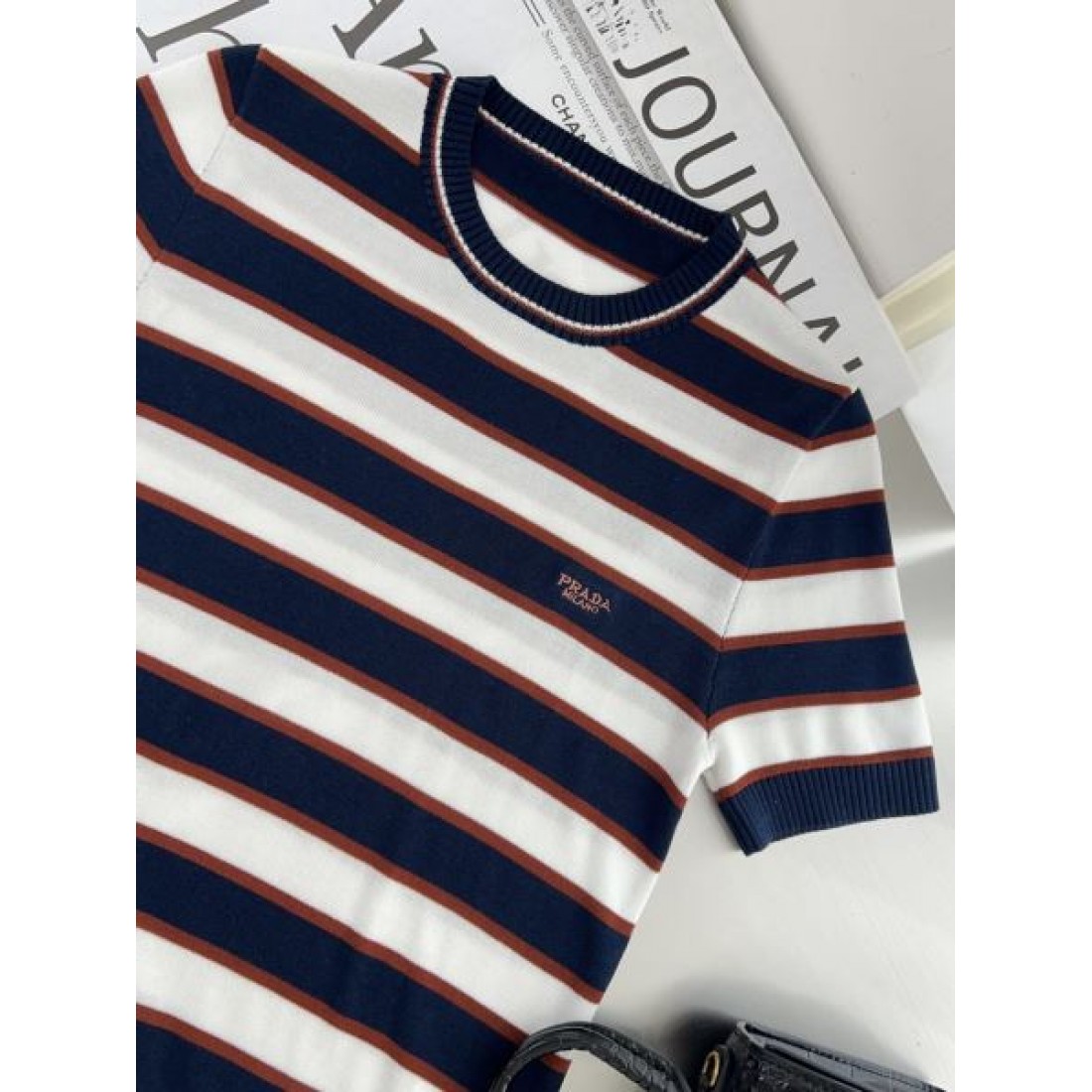 人気急上昇の PRADA プラダ スーパーコピー 半袖 クールで魅力的