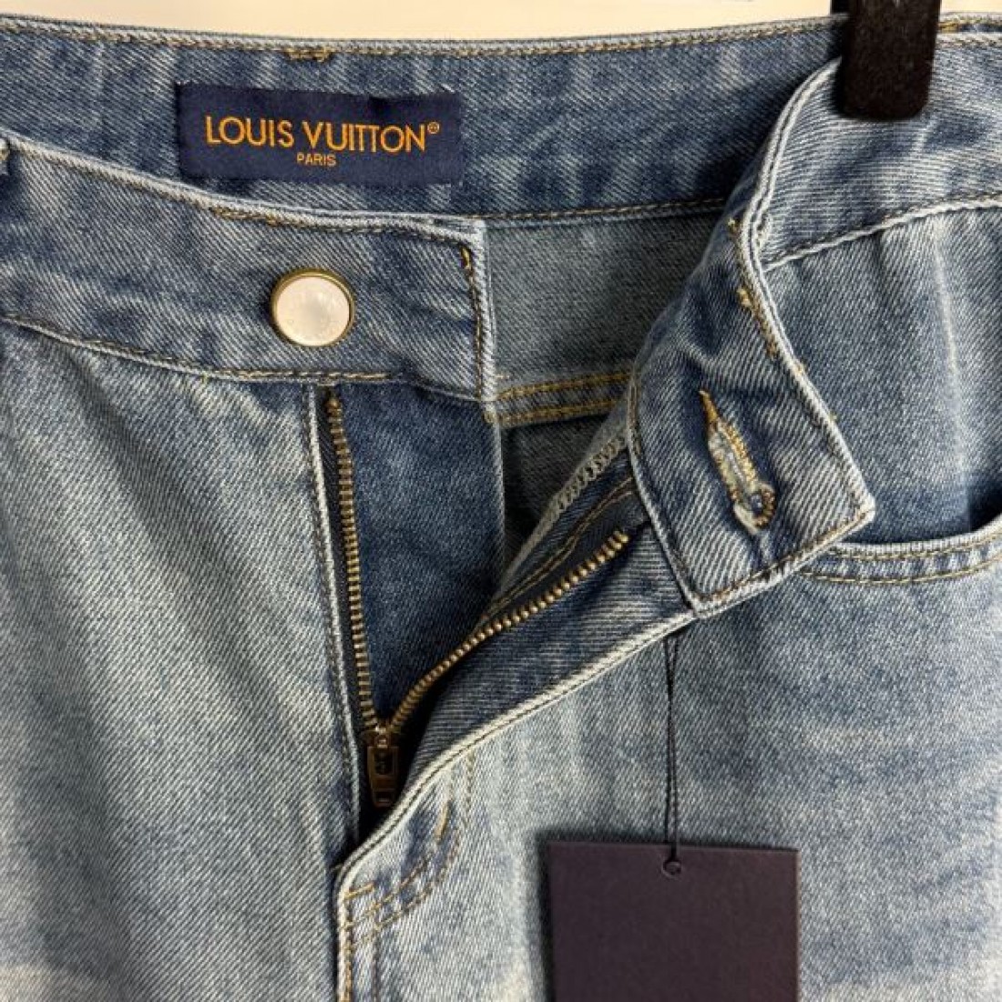 人気の ルイヴィトン コピー ジーンズ LOUIS VUITTON 魅惑的で個性的なシルエット