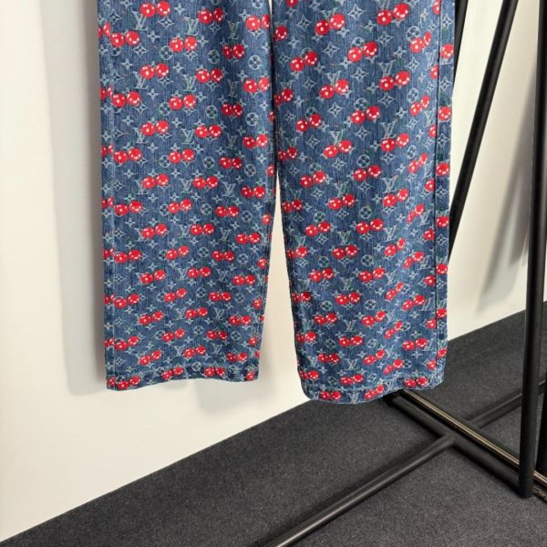 モダンで洗練された ルイヴィトンスーパー コピー ジーンズ LOUIS VUITTON