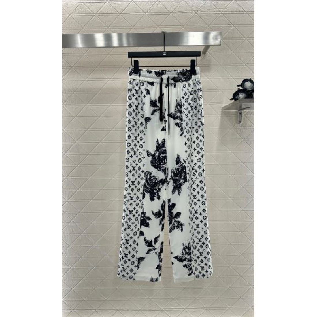 ファッション LOUIS VUITTON ルイヴィトン コピー ストレートパンツ 贅沢な雰囲気