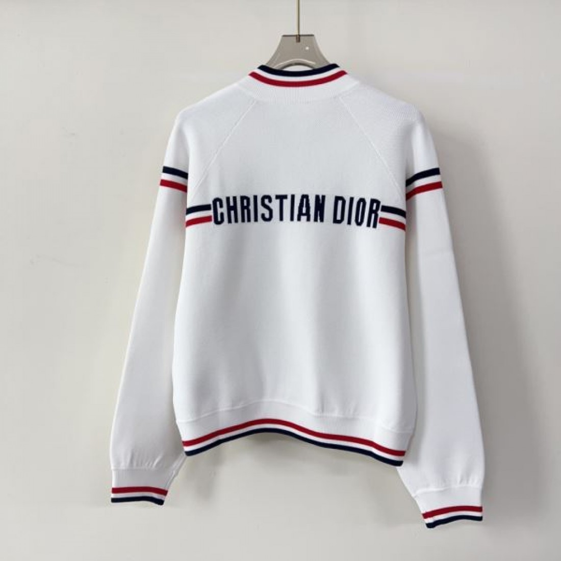 ディオール DIOR コピー 長袖トップス 洗練されたモダンな印象で大人っぽく