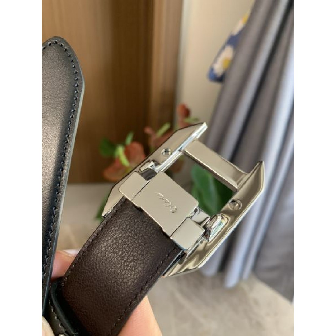 上質感漂う CARTIER スーパーコピー ベルト カルティエ で印象的に