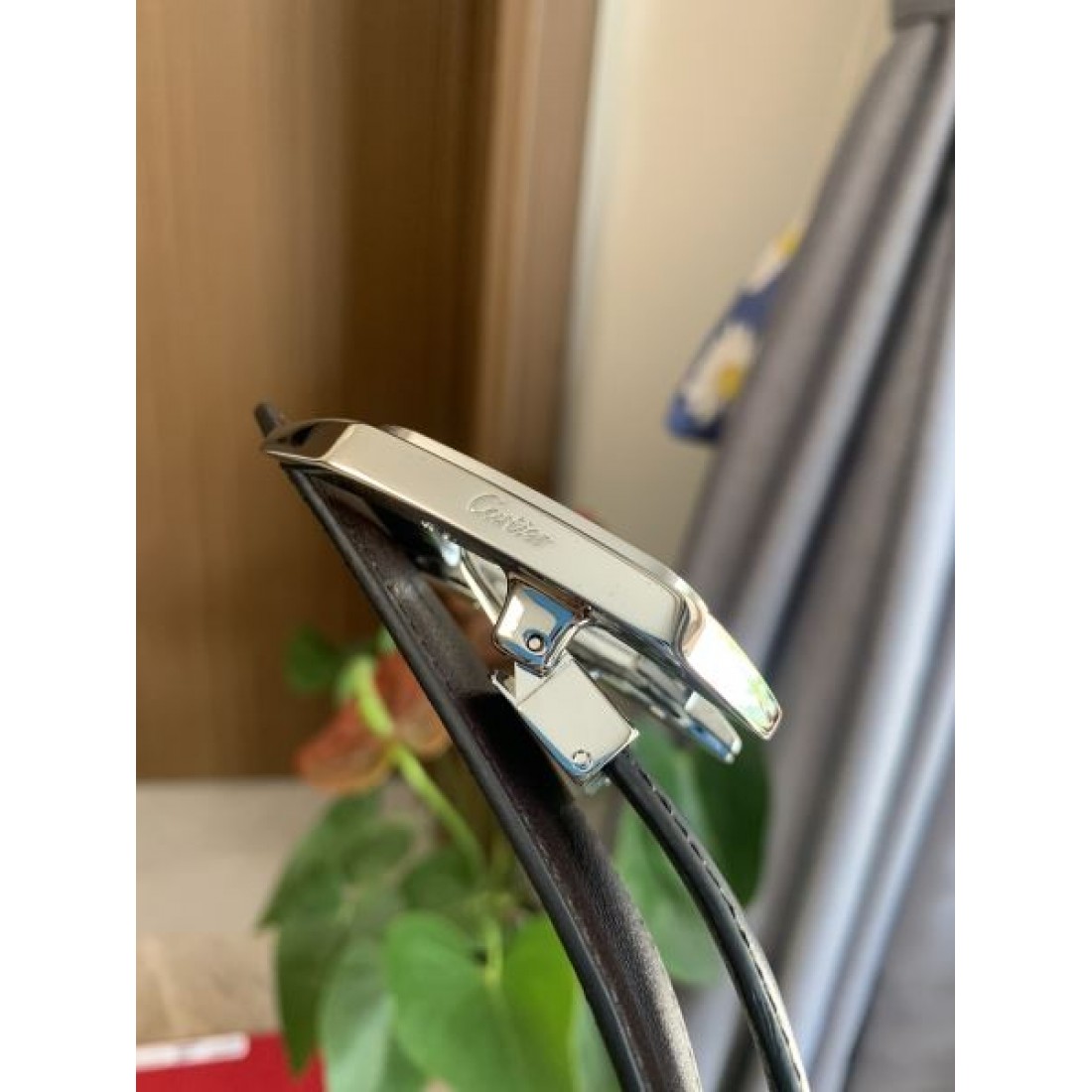 上質感漂う CARTIER スーパーコピー ベルト カルティエ で印象的に