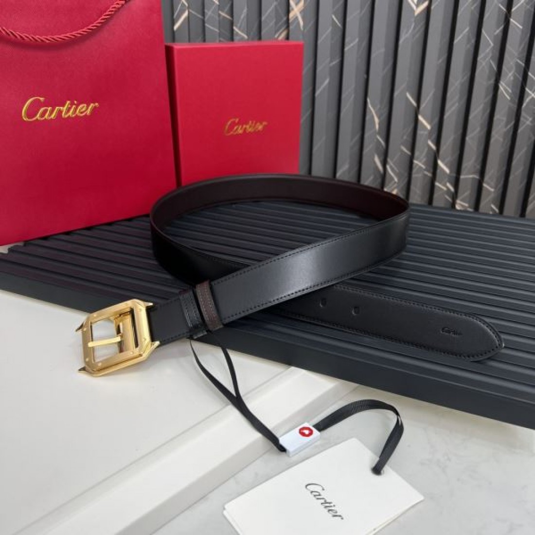 気品ただよう CARTIER カルティエ スーパーコピー ベルト 贅沢な装いに