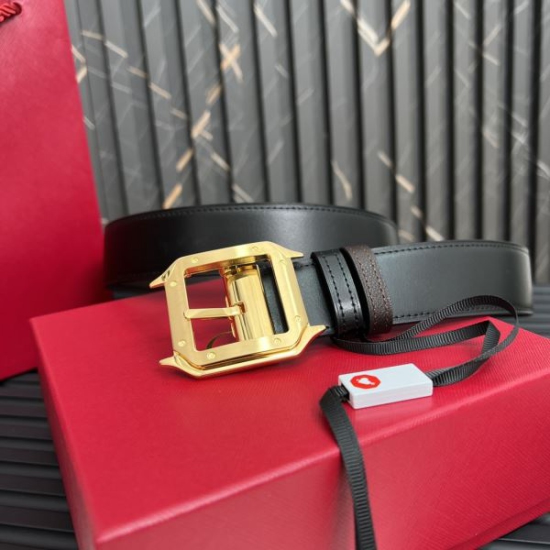 気品ただよう CARTIER カルティエ スーパーコピー ベルト 贅沢な装いに