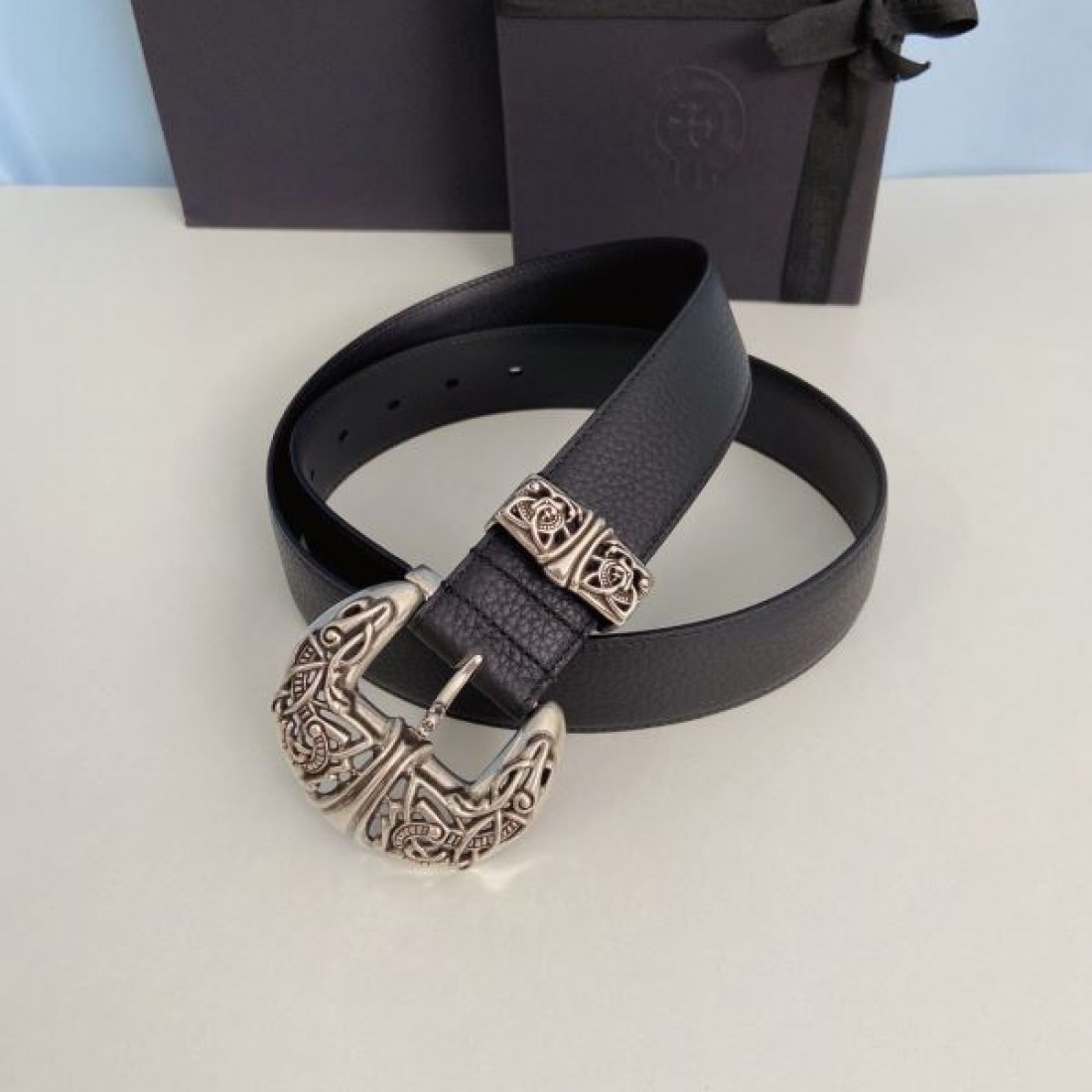 華やかで都会的な CHROME HEARTS クロムハーツ コピー ベルト 魅惑的な雰囲気