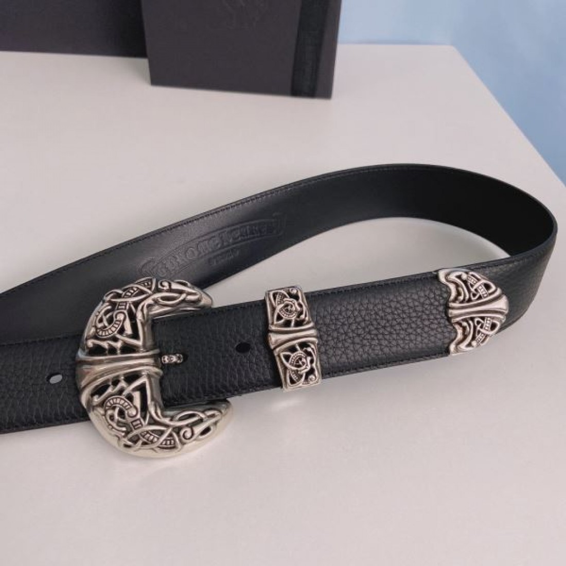 華やかで都会的な CHROME HEARTS クロムハーツ コピー ベルト 魅惑的な雰囲気