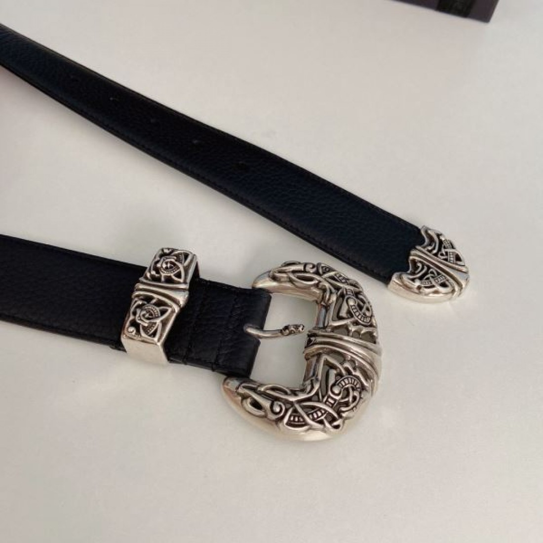 華やかで都会的な CHROME HEARTS クロムハーツ コピー ベルト 魅惑的な雰囲気