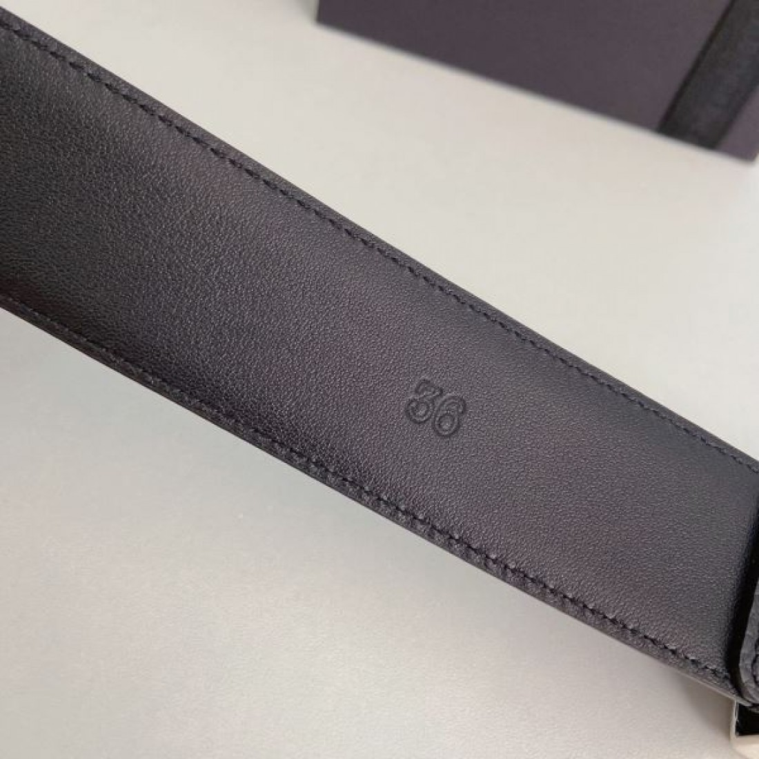 華やかで都会的な CHROME HEARTS クロムハーツ コピー ベルト 魅惑的な雰囲気