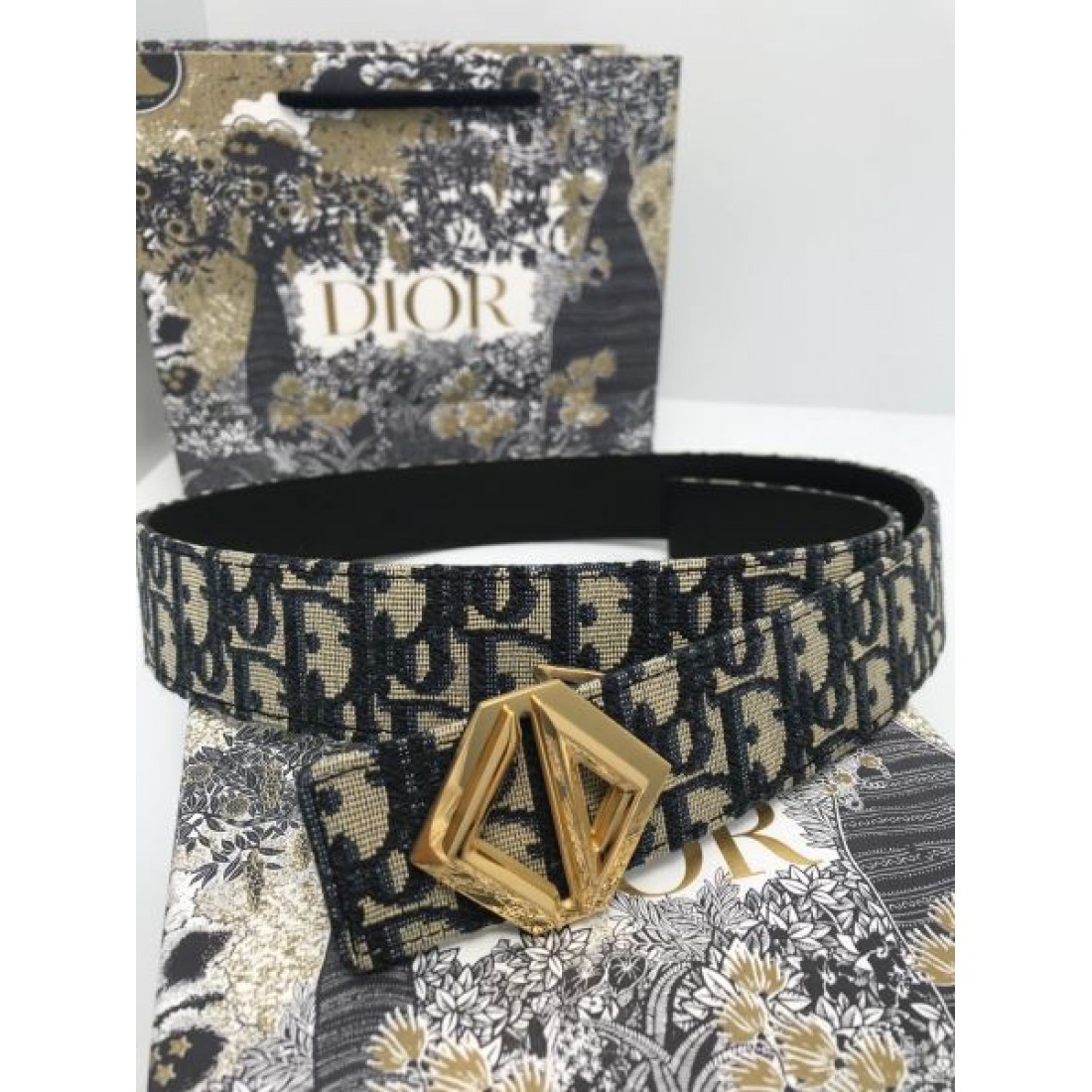 ラグジュアリーで洗練された DIOR ディオール コピー ベルト 魅力的な