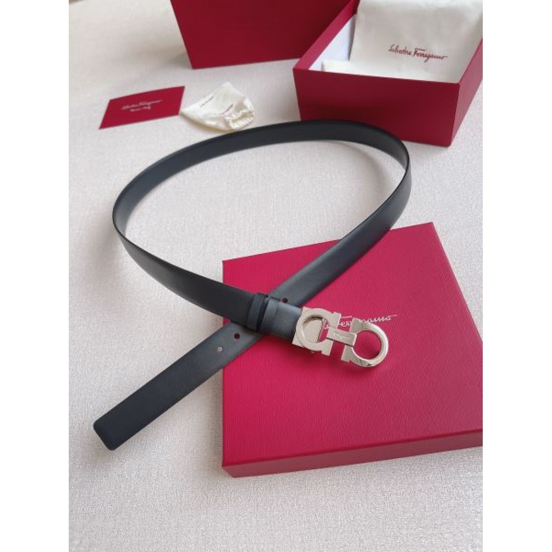 サルヴァトーレ コピー ベルト FERRAGAMO 旬なトレンド感で個性的に