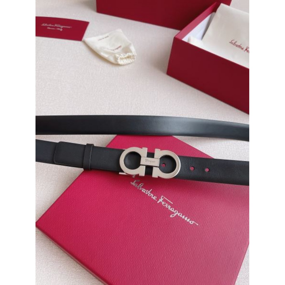 サルヴァトーレ コピー ベルト FERRAGAMO 旬なトレンド感で個性的に