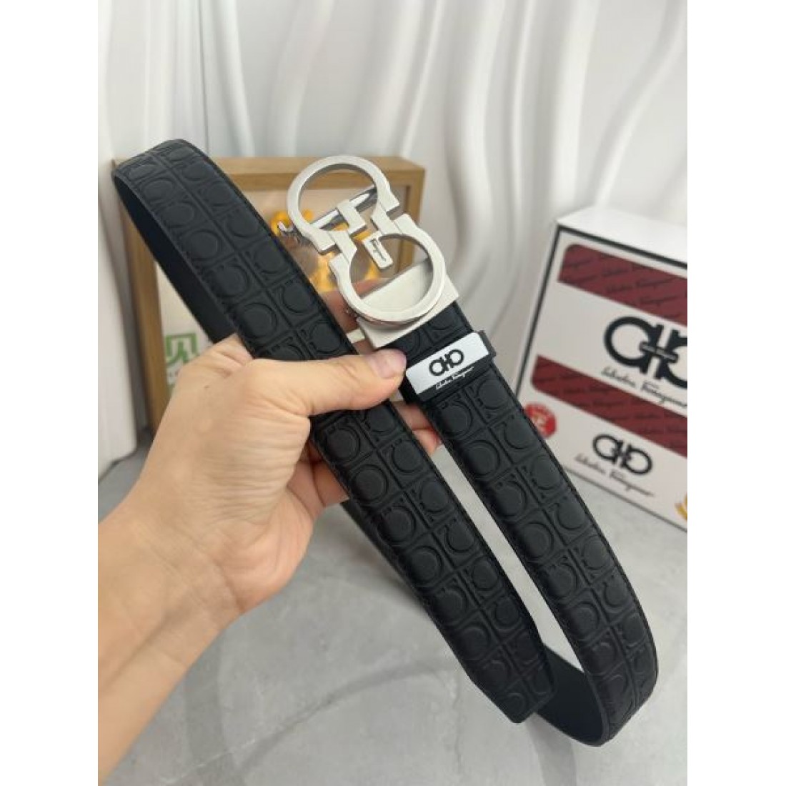 上質で優れた存在感 フェラガモ FERRAGAMO コピー ベルト モダンな仕上がり