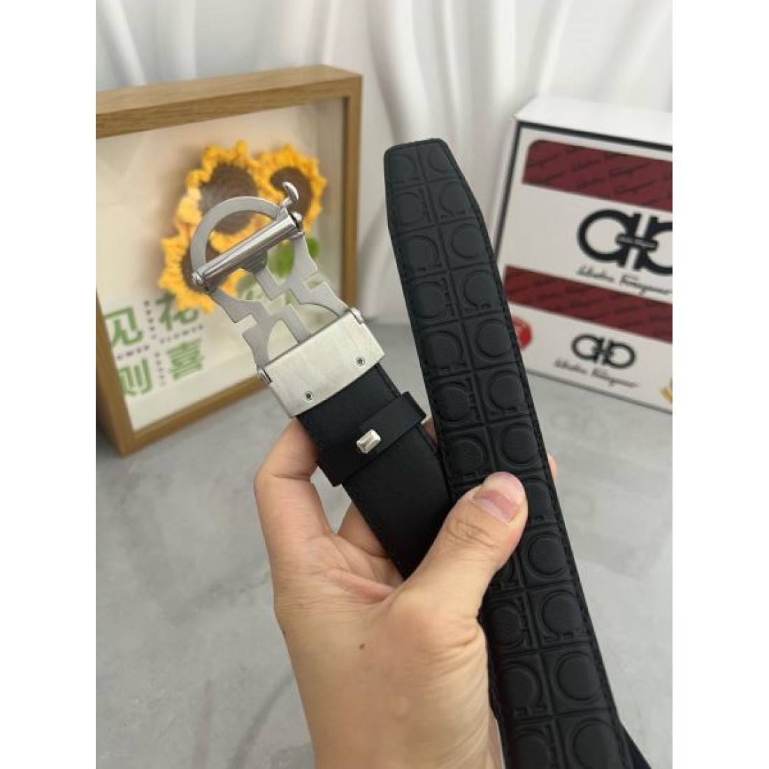 上質で優れた存在感 フェラガモ FERRAGAMO コピー ベルト モダンな仕上がり
