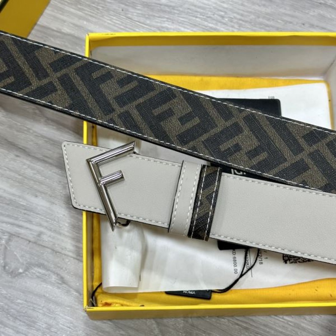 トレンド感あふれる フェンディ コピー ベルト FENDI 華やかで印象的な