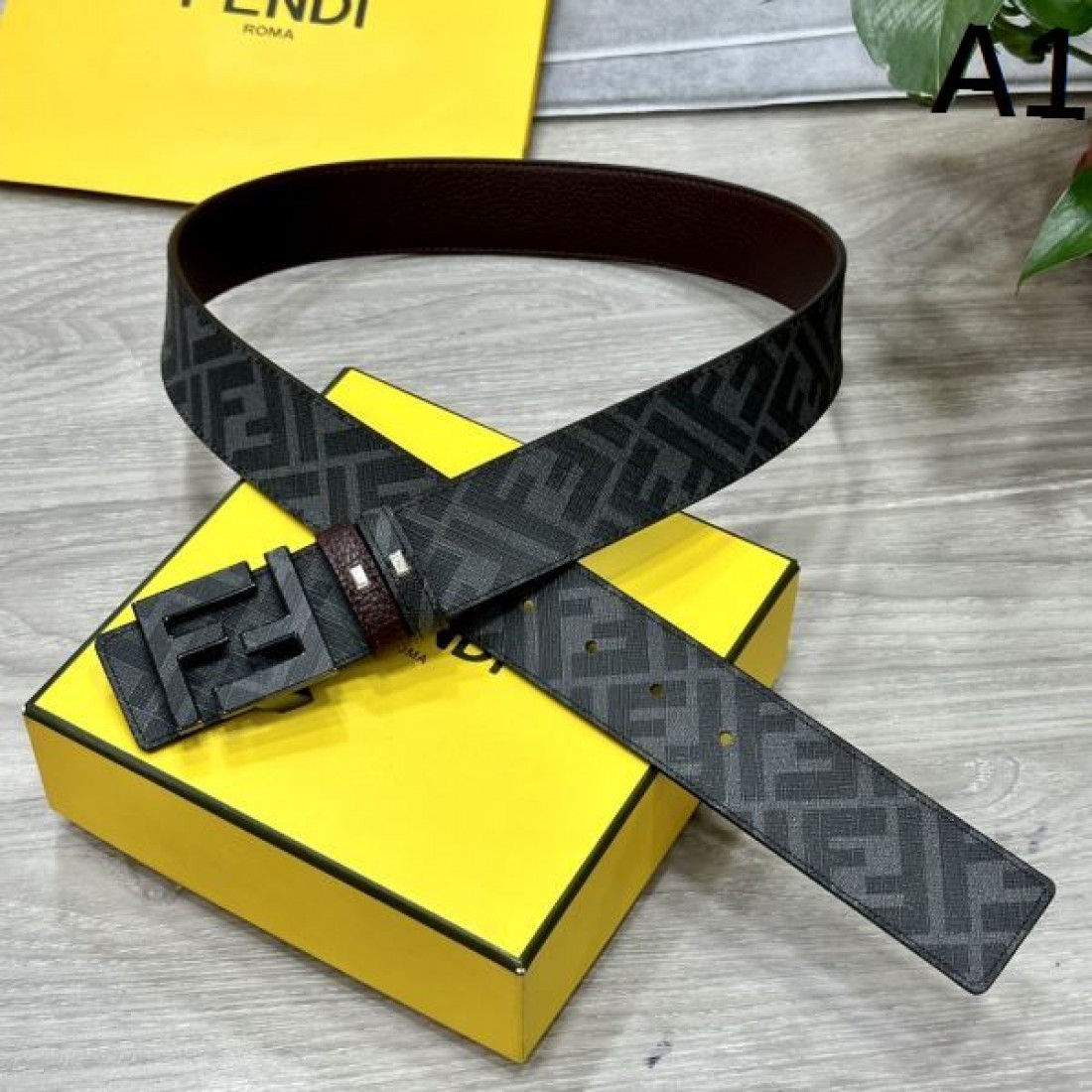 トレンド感満載の FENDI フェンディ スーパーコピー ベルト 上質で華やか