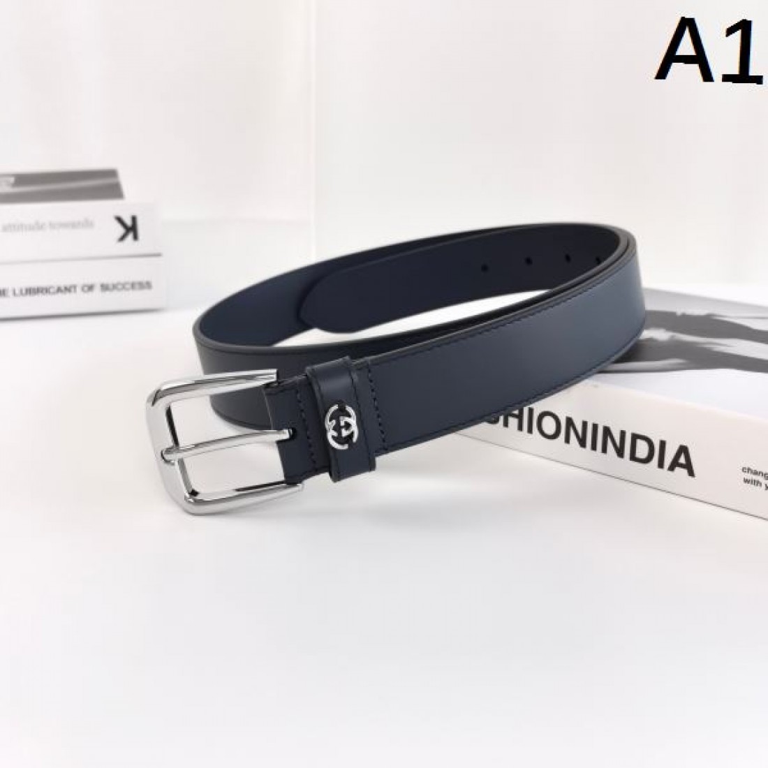 洗練と存在感を放つ GUCCI グッチ スーパーコピー ベルト 優雅に装う